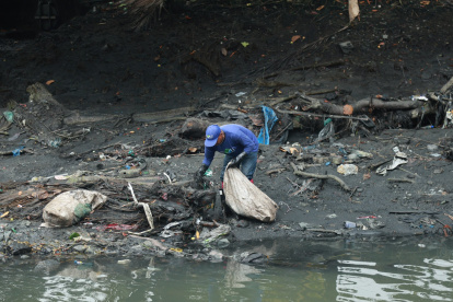 Visolit y Urvaseo se encargan de la gestión de desechos y su recolección, en el estero Salado y las calles de la ciudad.