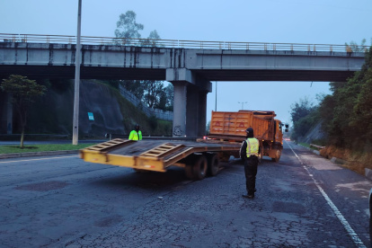 La Agencia Metropolitana de Tránsito realizó controles del 1 enero al 3 de febrero al transporte pesado en la av. Simón Bolívar y Ruta Viva.