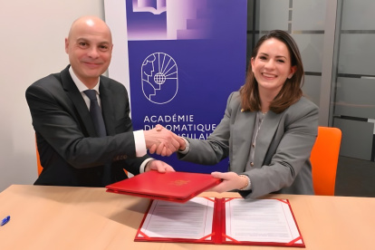 Firma de la Declaración de Intención entre las academias diplomáticas de Ecuador y Francia para cooperación académica.