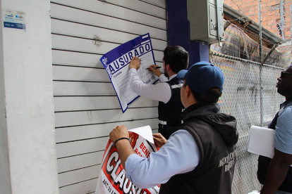 Más de 30 operativos dejan 36 locales clausurados en Guayaquil durante enero.