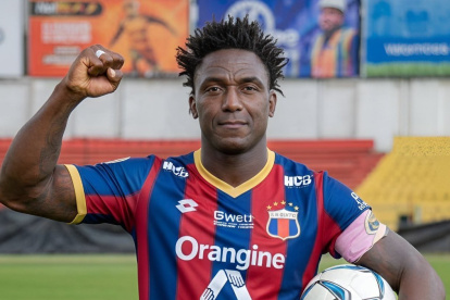 Roberto Ordoñez, delantero ecuatoriano que refuerza al Deportivo Quito en 2026.