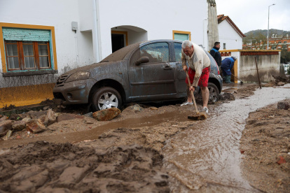 “Una avalancha de agua, piedras y barro”, las consecuencias de tantos días de lluvia arrasaron las calles de Portalegre, Portugal.