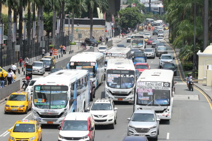 Tarifa del pasaje en Guayaquil reabre debate sobre calidad del transporte público