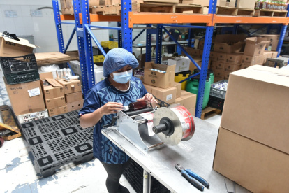 El Crédito Emprende Violeta está dirigido a mujeres emprendedoras de Ecuador.