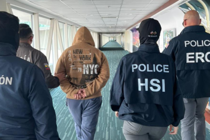 Espin Tapia arribó al aeropuerto de Guayaquil tras ser capturado en EE. UU.