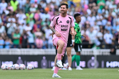 Messi en Ecuador: entre la idolatría y el deseo de que Barcelona gane el Partido de la Historia.