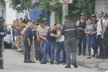 Los familiares lloraron por el asesinato de las víctimas.