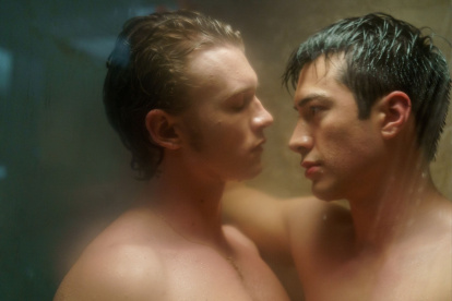 La relación entre Hudson Williams y Connor Storrie es el eje del proyecto