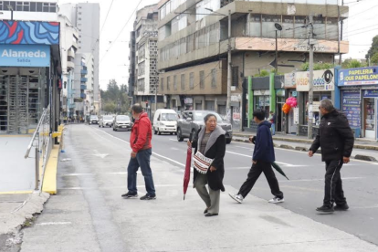La avenida 10 de Agosto es uno de los puntos de Quito que evidencia huellas de abandono, edificios públicos y privados abandonados.