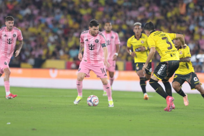 El astro argentino Lionel Messi fue protagonista en su noche del Partido de la Historia.