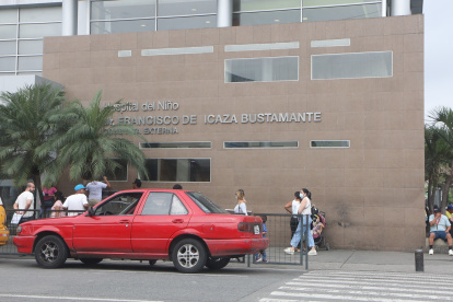 La situación es calamitosa en el hospital del Niño, ubicado en el sur de Guayaquil, según narran desesperadas las madres.