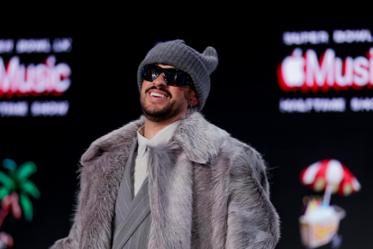 Bad Bunny realizará el show del medio tiempo del Super Bowl 2026.