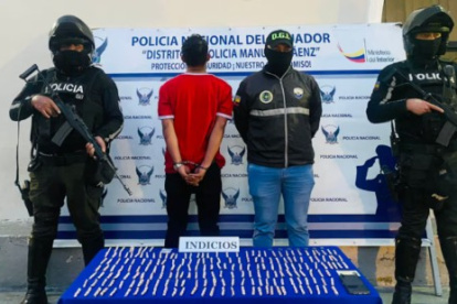Policía aprehende a presunto miembro de Los Lobos con droga en el centro de Quito