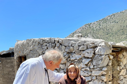 El miembro del equipo Anargyros Mariolis, director del Centro de Salud de Areopolis, ha establecido profundos lazos con la comunidad de Deep Maniot.