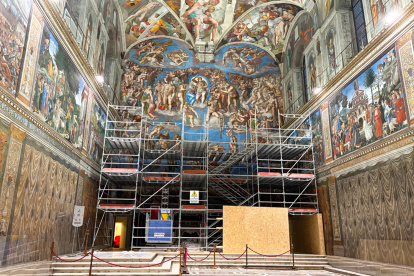 El "Juicio Final" de Miguel Ángel, la obra cumbre que preside el altar de la Capilla Sixtina en el Vaticano.