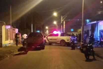 FOTOS

En Santa Rosa, tres personas fueron asesinadas afuera de una vivienda del barrio Orito.
