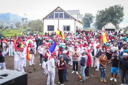 Varias comunidades del país se preparan para recibir el Carnaval, a través de rituales ancestrales como los Caporales.