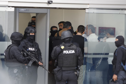 El pronunciamiento del gobernador llega mientras el país se despertó con la detención de Aquiles Álvarez.