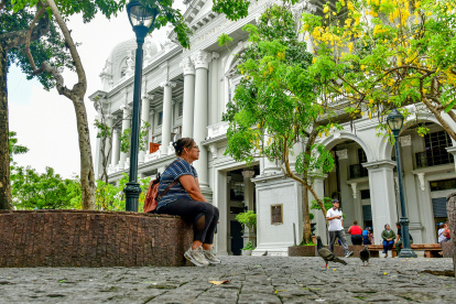 Ciudadanos consultados no cuestionan solo el proceso judicial, sino el riesgo de paralización de obras y servicios en medio de la confrontación entre el Municipio y el Gobierno central.