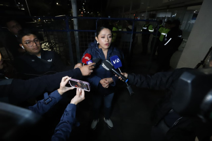 Paola Pabón apoya a Aquiles Álvarez en Quito.