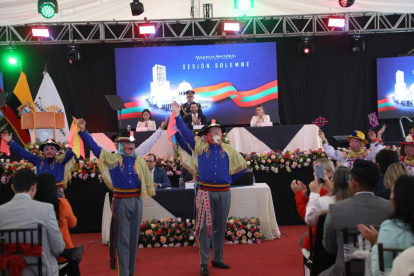 Durante la sesión solemne de la Asamblea se presentó el Ballet Folclórico Munany.
