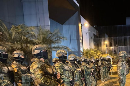 Juanita Goebertus señala que las disposiciones difundidas en los últimos días constituyen un ataque directo a la libertad de expresión y de información.