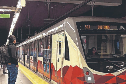 En redes sociales se reportaron demoras en los recorridos de trenes y problemas para adquirir boletos con código QR en algunas estaciones.