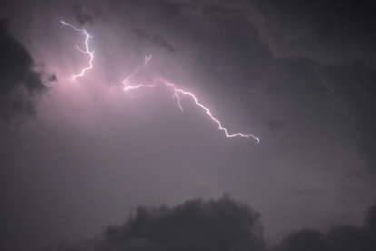 Inamhi pronostica fuertes lluvias en la Sierra y Litoral.