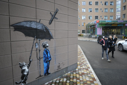 Un mural en el Hospital Infantil Okhmadyt en Kiev.