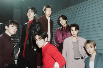 En esta edición RM, Jin, Suga, J-Hope, Jimin, V y Jung Kook discuten sobre su reencuentro, el impacto del servicio militar y el inicio de una nueva etapa.