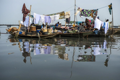 La barriada flotante de Makoko, llamada "la Venecia de Nigeria", se considera el mayor asentamiento informal flotante del mundo.
