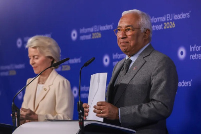 El presidente del Consejo Europeo, António Costa (d), y la presidenta de la Comisión Europea, Ursula von der Leyen.