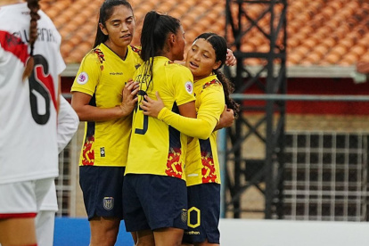 Ecuador y una goleada de 4-0 a Perú que clasifica a la Tri al hexagonal final.