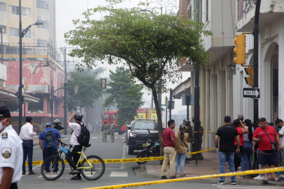 La ciudadanía está en constante alerta por el incendio.