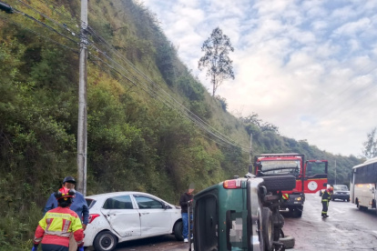 Un siniestro registrado este 15 de febrero en la avenida Simón Bolívar, a la altura de Gualo, dejó cuatro personas afectadas.