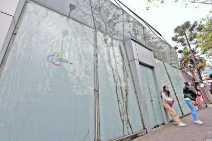 La falta de mantenimiento en la Unidad de la Niñez, Mujer y Familia de Quito es parte de la crisis.