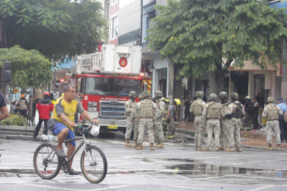 La emergencia en las calle Sucre y Chile duró más de 24 horas, desde las 10:27 del domingo 15 de febrero hasta la madrugada del lunes 16.