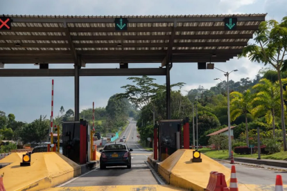 Fotografía de referencia de peaje en Colombia.