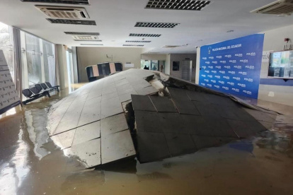 La UVC sigue inhabilitada por el daño en el piso que se produjo tras la creciente.