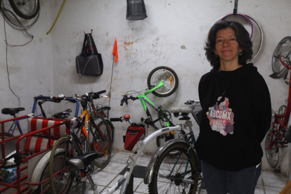 Areli Carreón tiene 30 años como activista para el uso de la bicicleta como medio de transporte en México, donde fundó la organización Bicitekas.