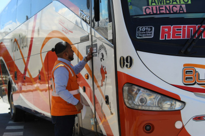Buses hacia Guayas, Los Ríos, El Oro y Santo Domingo de los Tsáchilas no circulan por toque de queda
