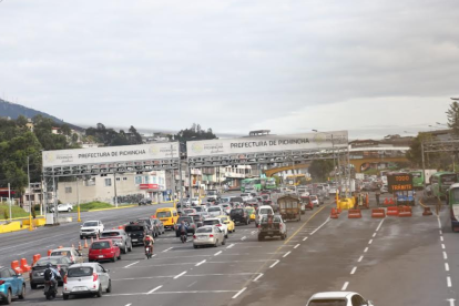 Los recursos del peaje de la Autopista General Rumiñahui se destinan al mantenimiento y construcción de vías en Pichincha.