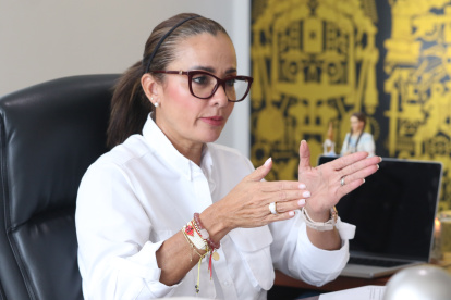 Marcela Aguiñaga durante su diálogo con EXPRESO.