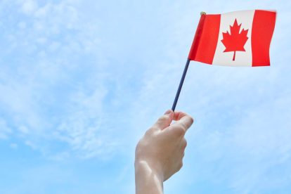 El programa Express Entry de Canadá ofrece vías claras para médicos, educadores, profesionales STEM y otros profesionales.