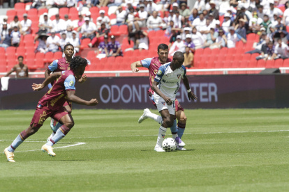 Liga de Quito visita a Leones FC.