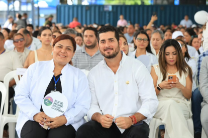 El presidente del IESS, Bernardo Córdovez, inspecciona áreas del hospital Teodoro Maldonado Carbo en Guayaquil.
