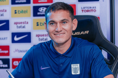 Jairo Vélez firmó con Alianza Lima luego de su salida de Universitario de Deportes.