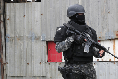Fotografía de archivo de un policía en la provincia de Guayas