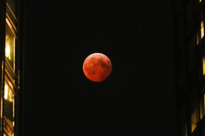 Eclipse lunar total.