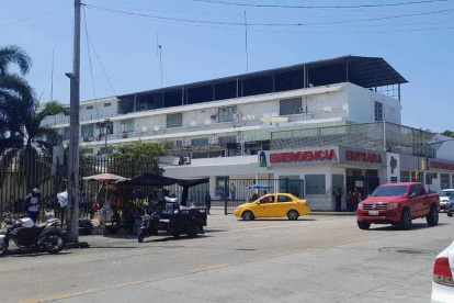 Varios trabajadores del hospital del IESS (Instituto Ecuatoriano de Seguridad Social), Teodoro Maldonado Carbo, han enfrentado atentados en los últimos años.